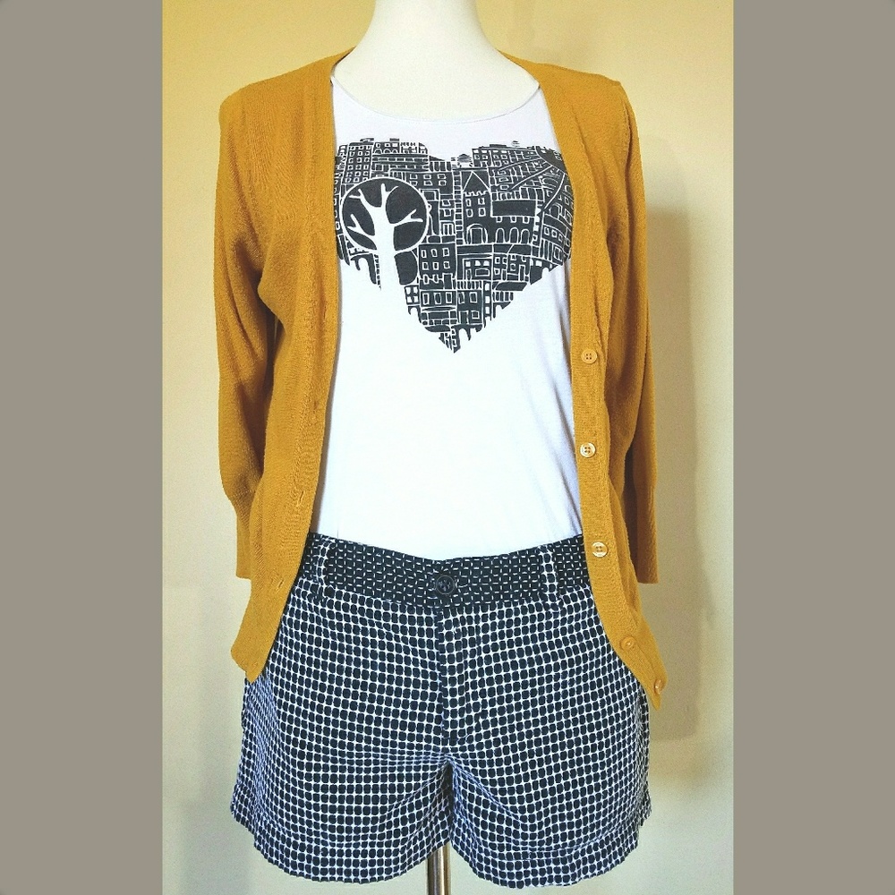 GUC Cute Black and White Shorts